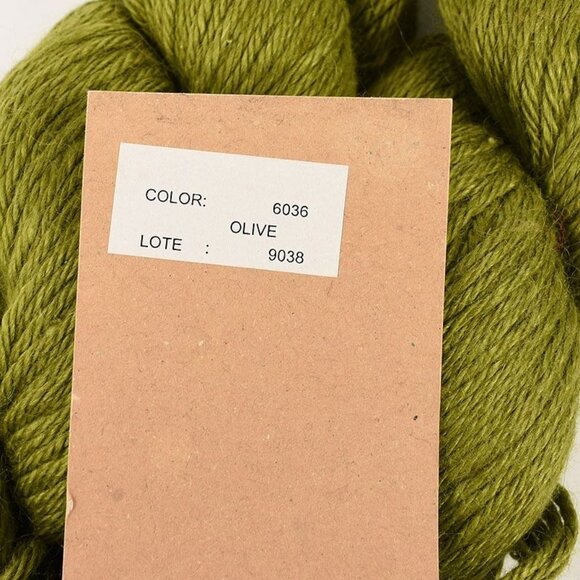 Asian Trends King Baby Llama & Mulberry Silk Yarn Worsted Weight 2 Skeins Olive - Picture 4 of 4